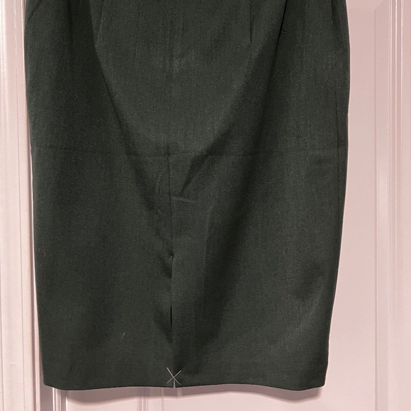 Express Green Skirt. SZ 14. NWT - Picture 2 of 3